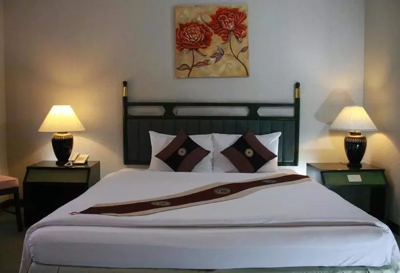 هتل Saraburi Inn