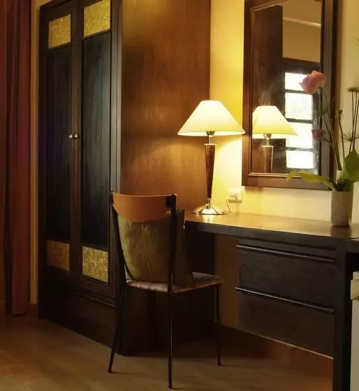 هتل Saraburi Inn