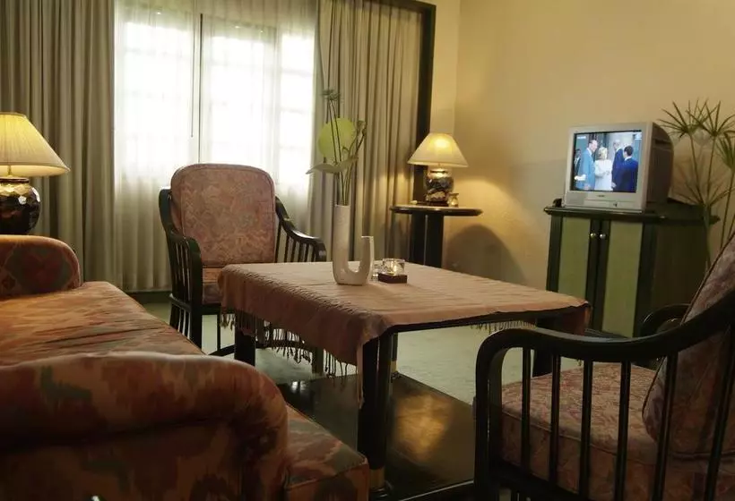 هتل Saraburi Inn