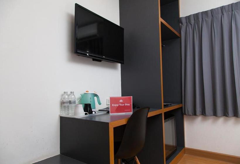 ホテル Zen Rooms Ladprao Soi 23