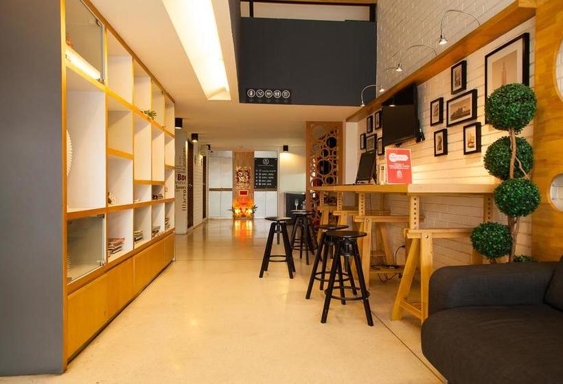 ホテル Zen Rooms Ladprao Soi 23