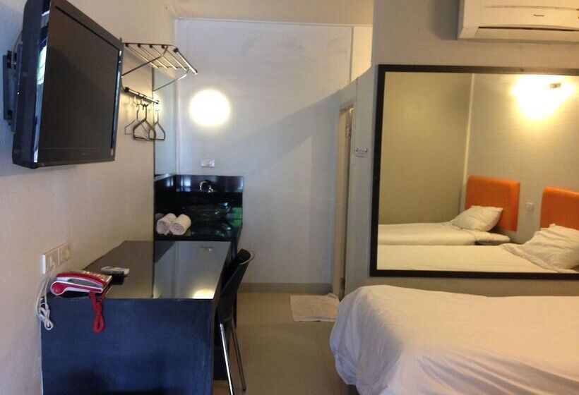 Natpob Sleep Station Motel