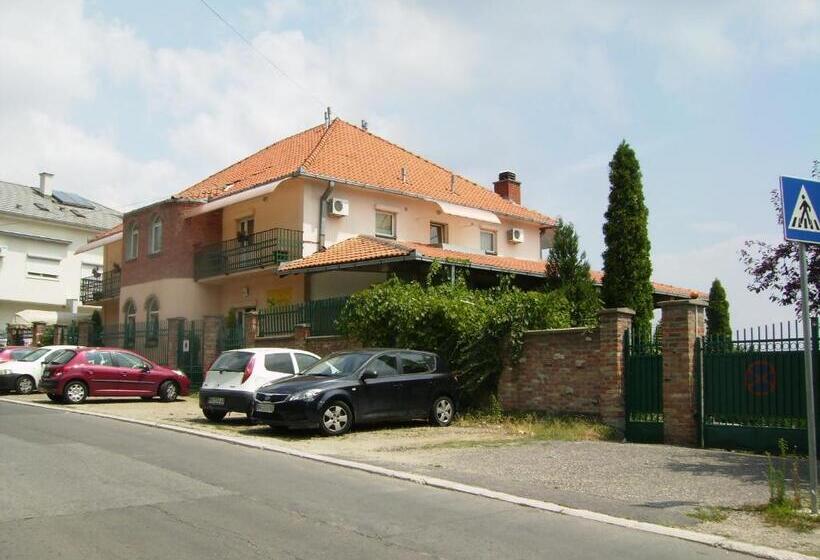 ベッドアンドブレックファースト Villa Nevenka Rooms