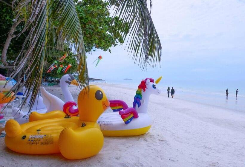 Green Bay Samed Resort