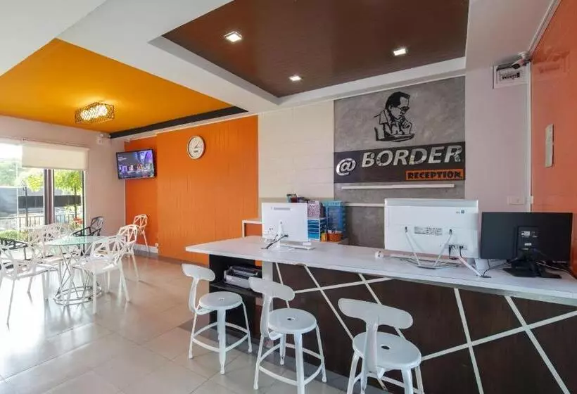 هتل At Border