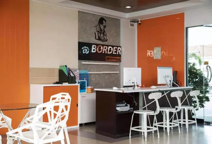 هتل At Border