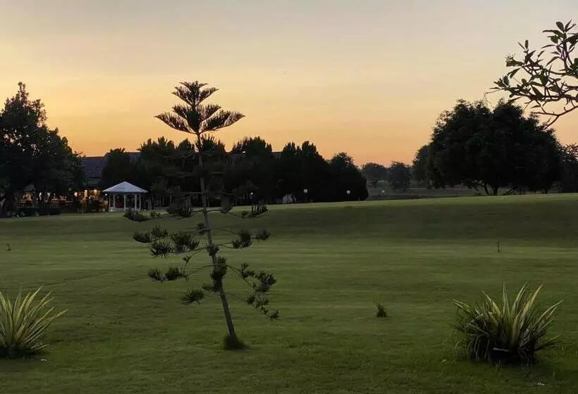 ホテル Korat Resort