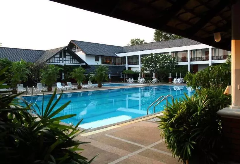 ホテル Korat Resort