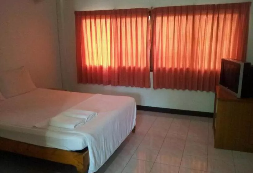 Lovely Lanta Resort
