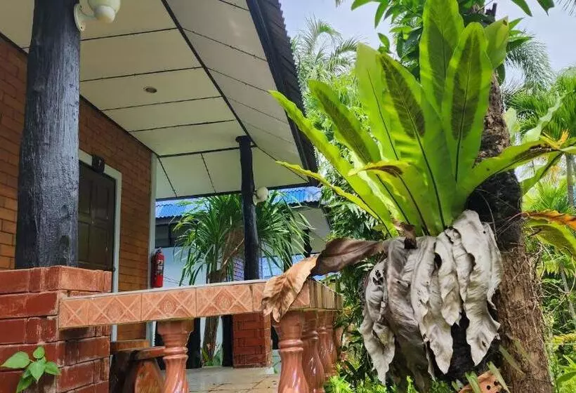 Lovely Lanta Resort