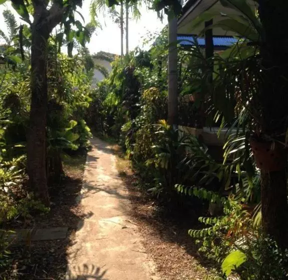 Lovely Lanta Resort