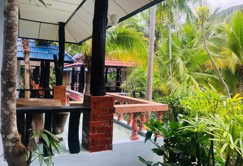 Lovely Lanta Resort
