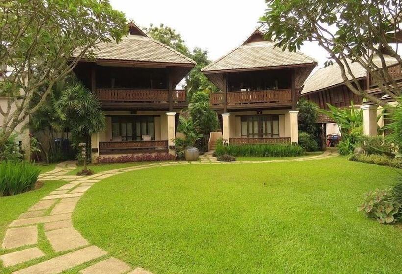 استراحتگاه Pai River Corner