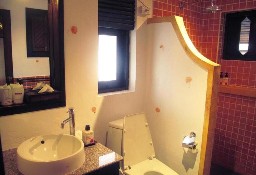 استراحتگاه Pai River Corner