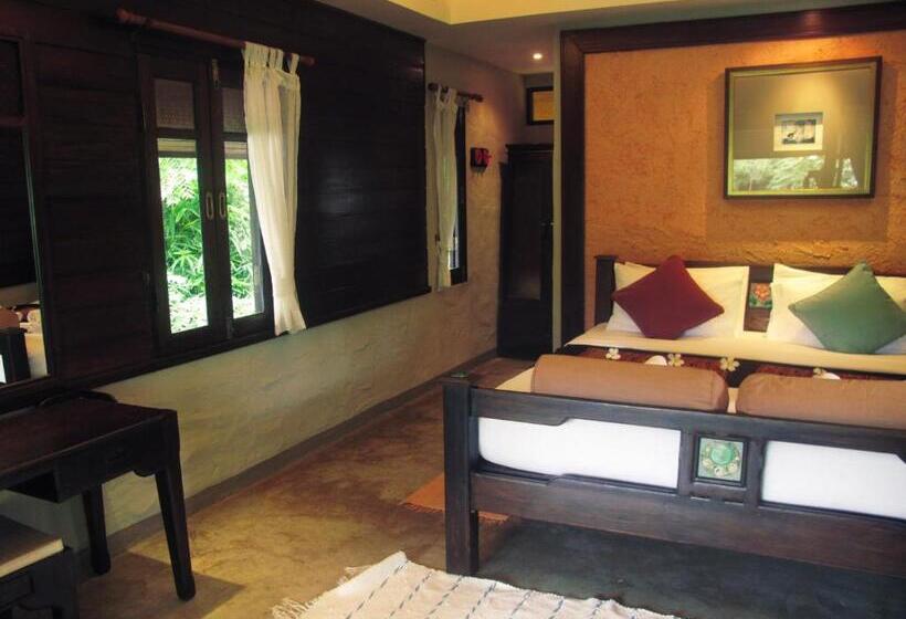 استراحتگاه Pai River Corner