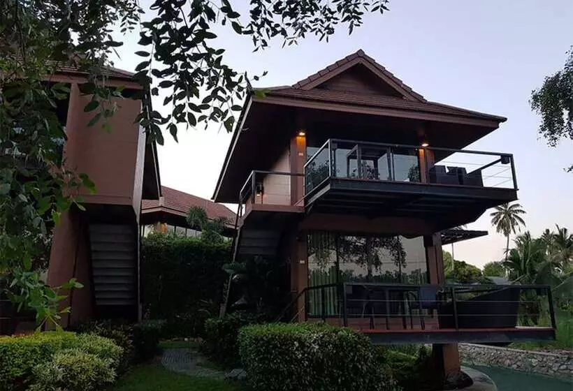 リゾートホテル The Grace Amphawa