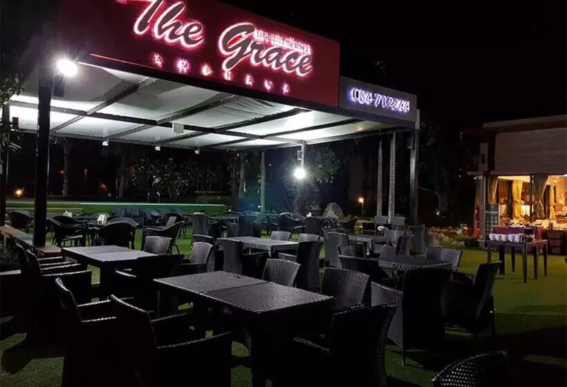 リゾートホテル The Grace Amphawa