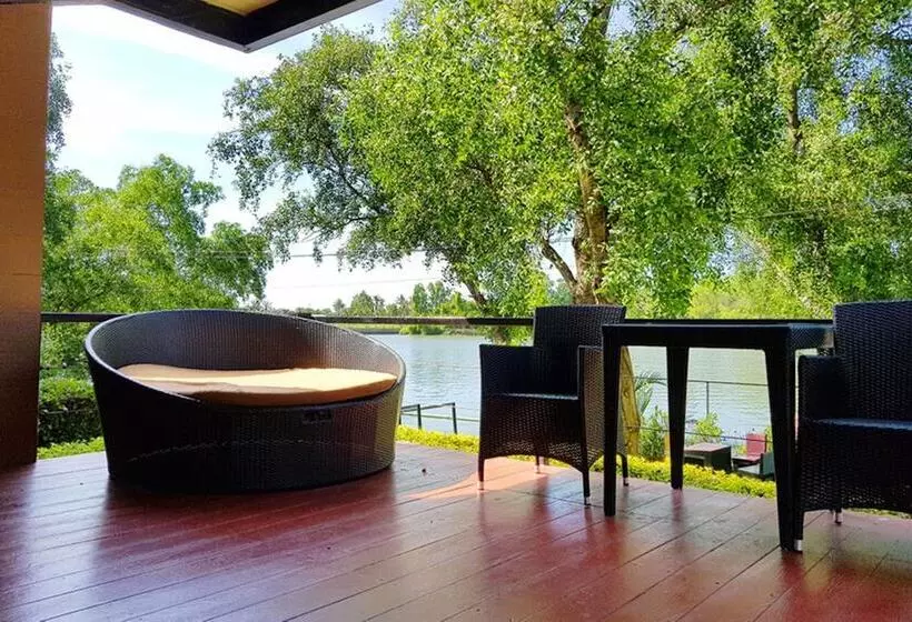リゾートホテル The Grace Amphawa