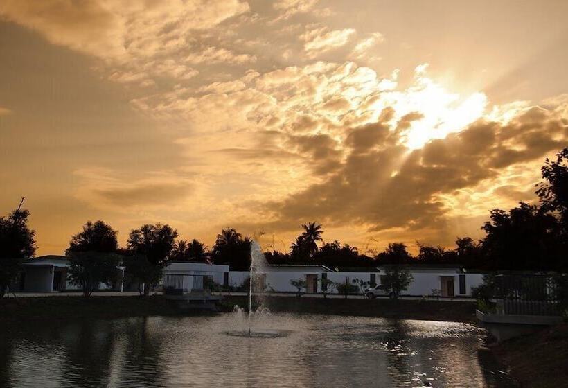 منتجع The Vista Pool Villa