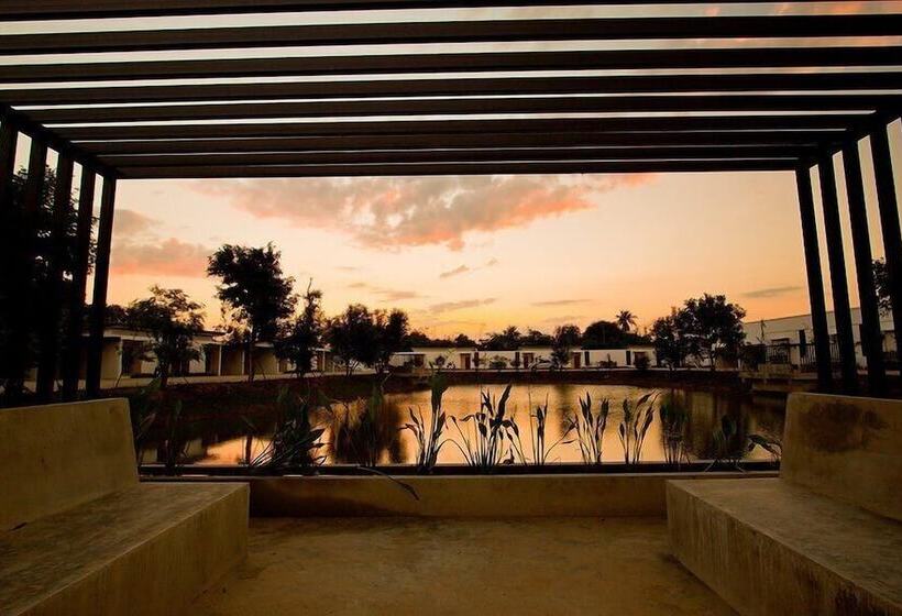 منتجع The Vista Pool Villa