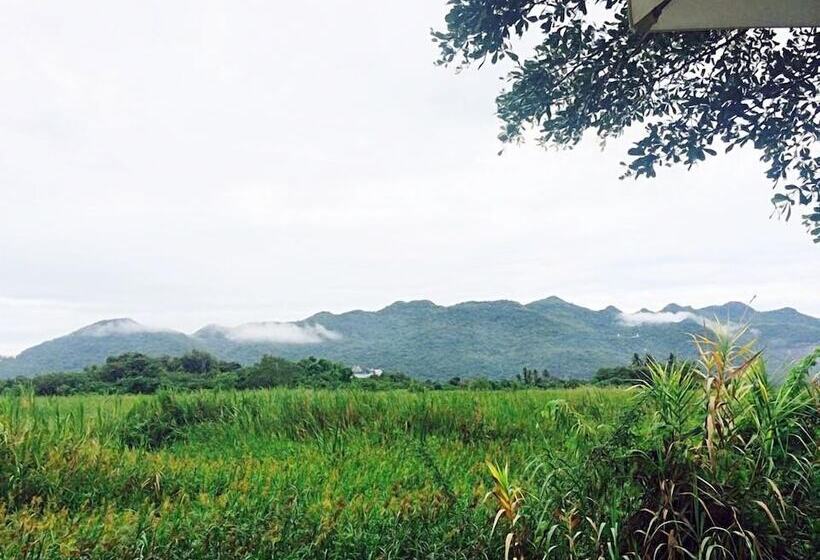 منتجع The Vista Pool Villa