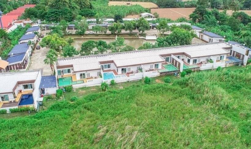 منتجع The Vista Pool Villa