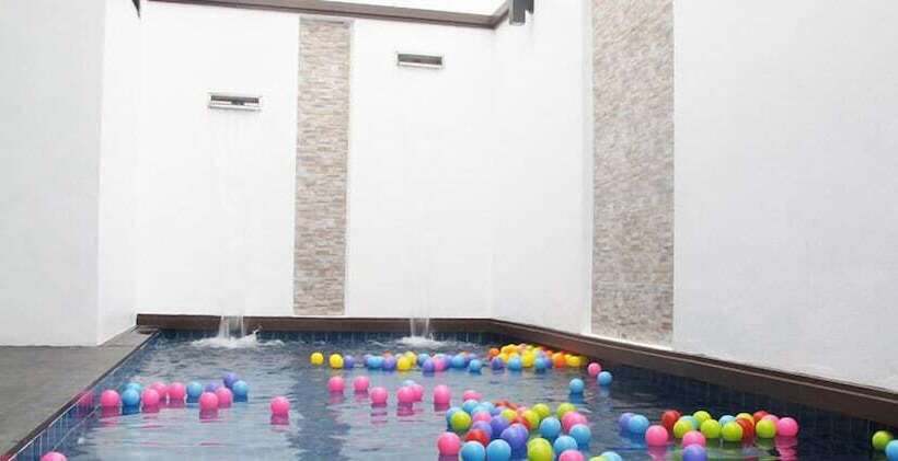 منتجع The Vista Pool Villa