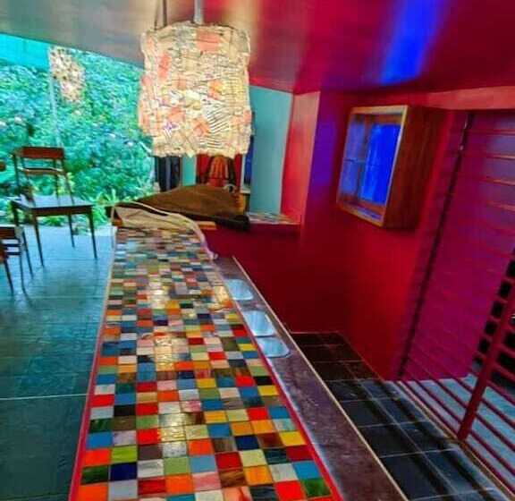 ホテル Chirripo Art