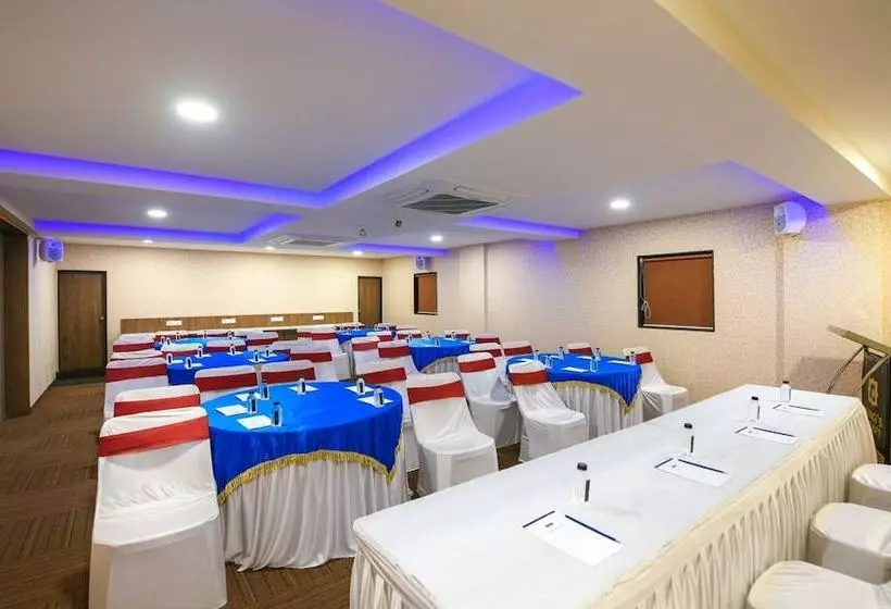 ホテル King S Kraft Stay Inn Rajkot