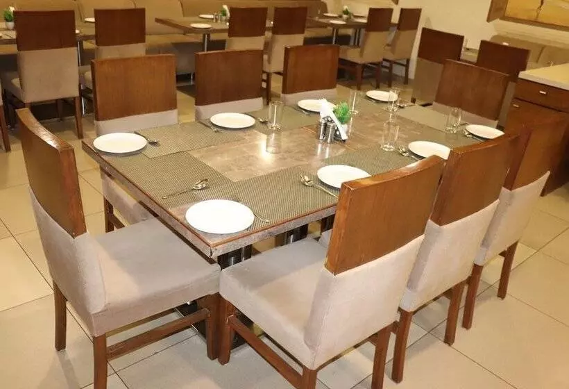 ホテル King S Kraft Stay Inn Rajkot