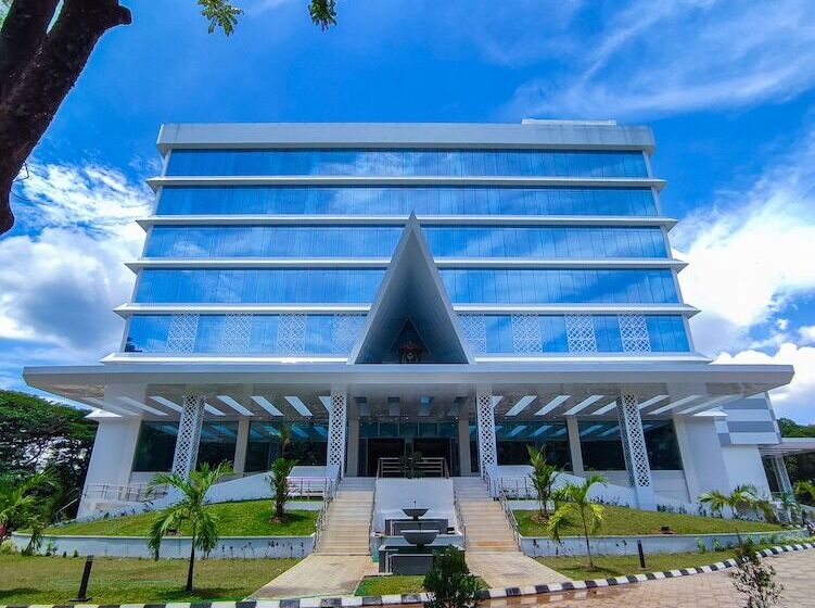 Unhas Hotel & Convention