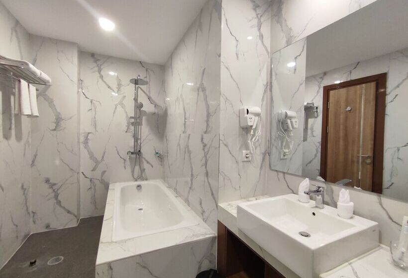 Unhas Hotel & Convention