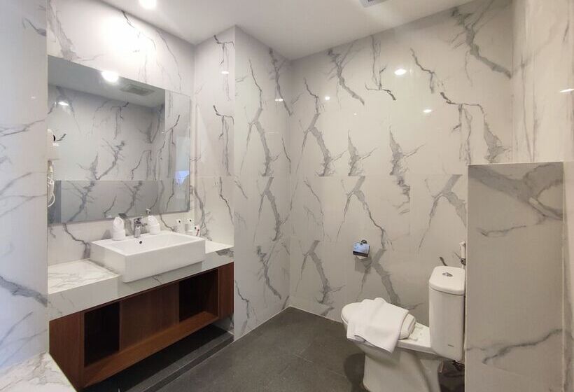 Unhas Hotel & Convention