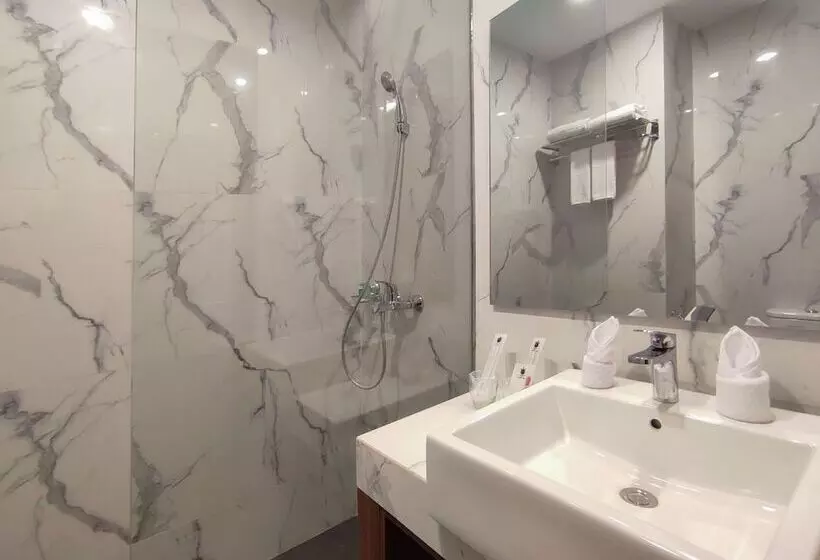 Unhas Hotel & Convention