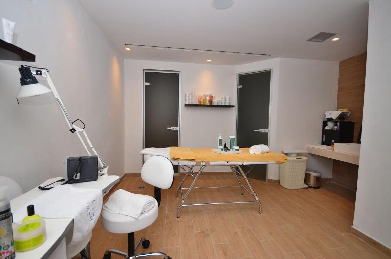 Cyprotel Almyros Natura