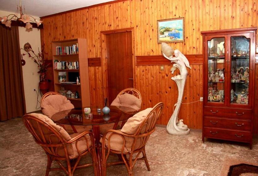 בית מלון כפרי Dimitra Sun