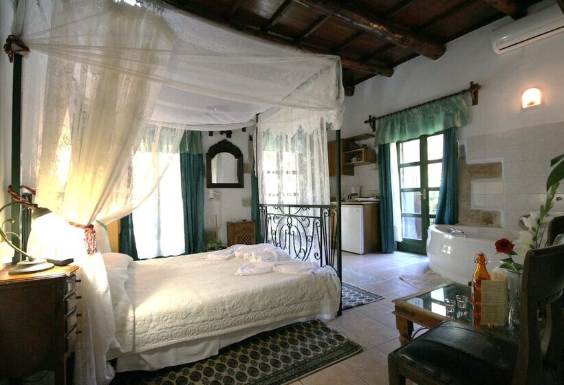 Ifigenia Rooms & Studios