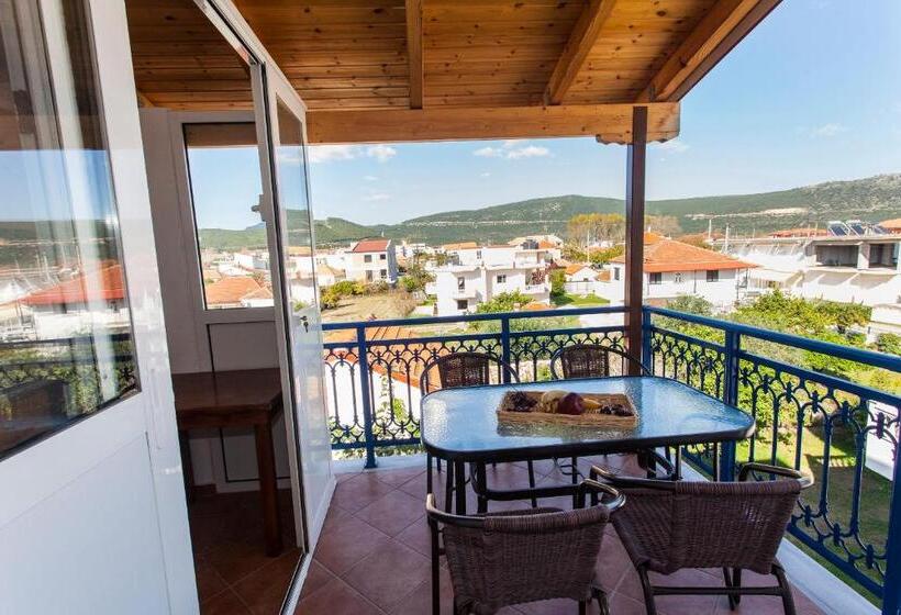 فندق Ionio Gastronomy Suites