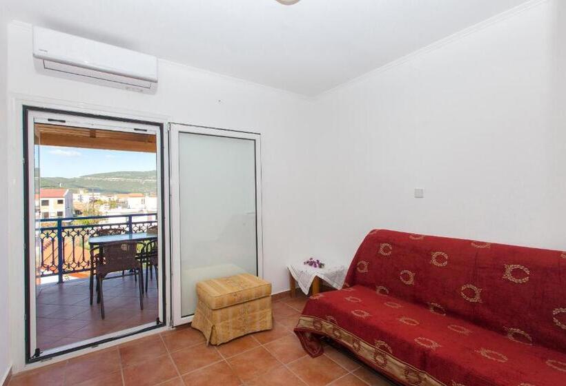 فندق Ionio Gastronomy Suites