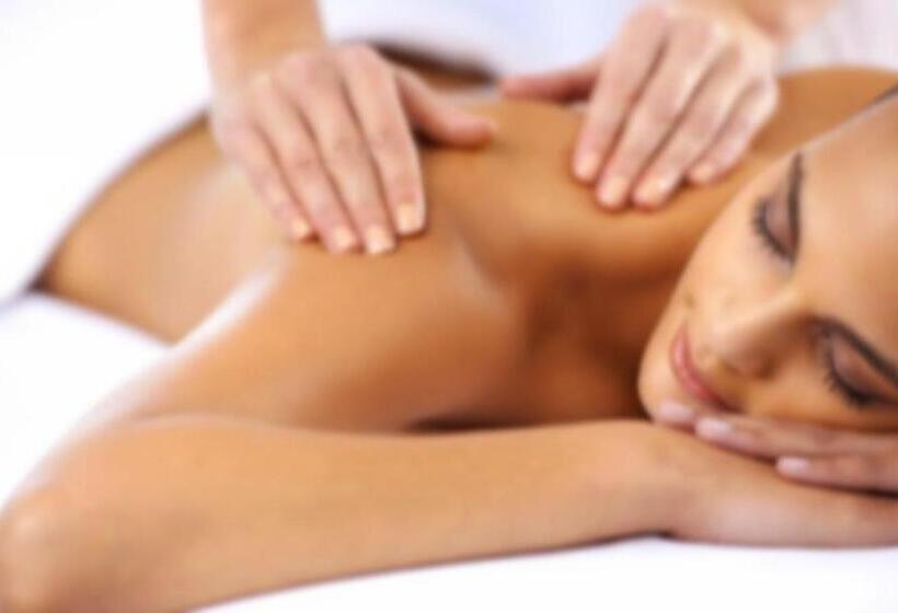 בית מלון כפרי The L Suites & Apartments