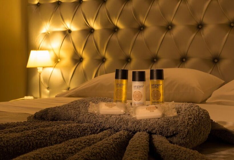 בית מלון כפרי The L Suites & Apartments