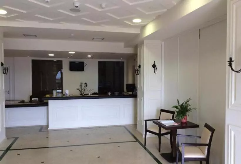 Kolokotronis Hotel & Spa