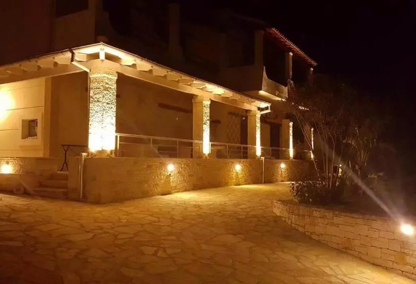 Makis Apartments
