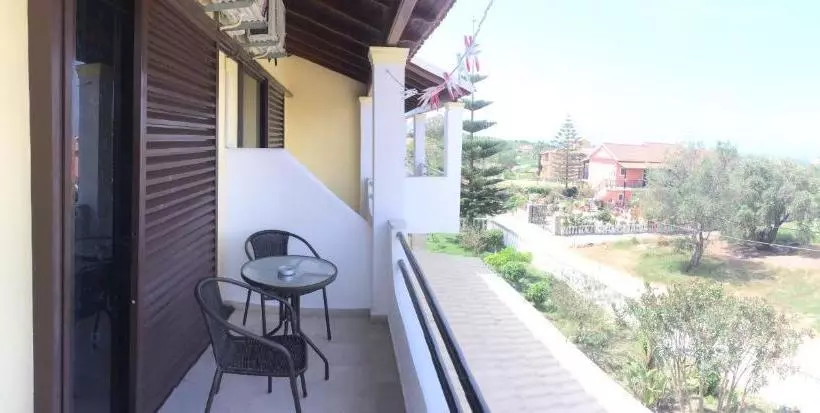 Makis Apartments