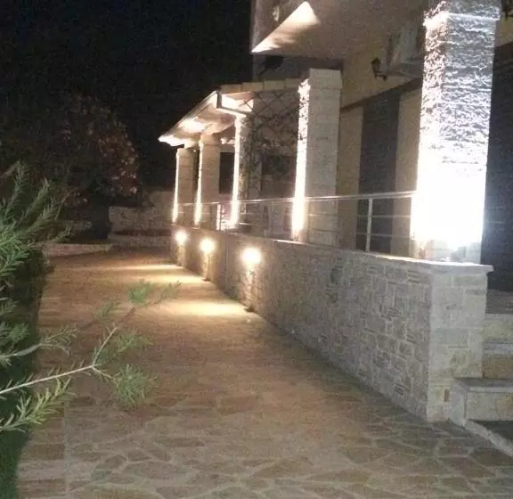 Makis Apartments