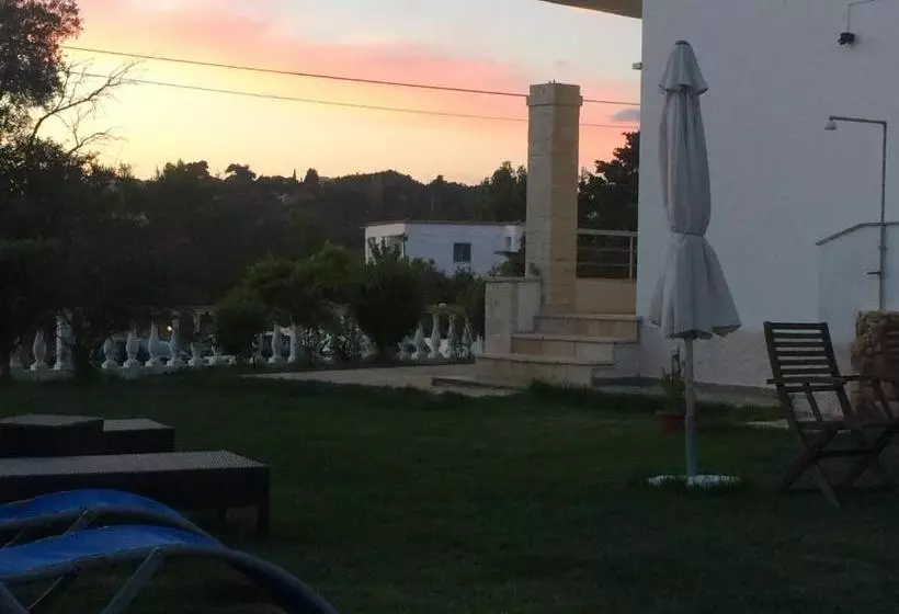 Makis Apartments