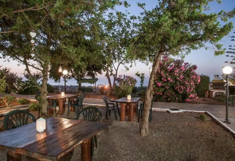 Panorama Seaview Studios & Apartments