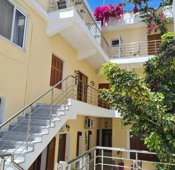 پانسیون Avra Rooms