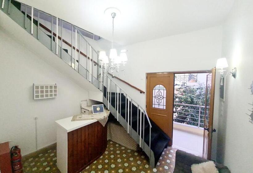 پانسیون Avra Rooms