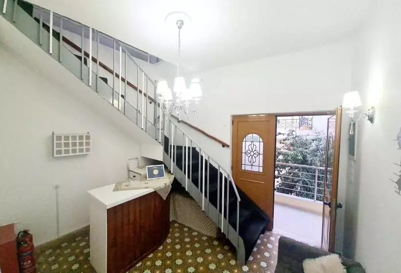 پانسیون Avra Rooms